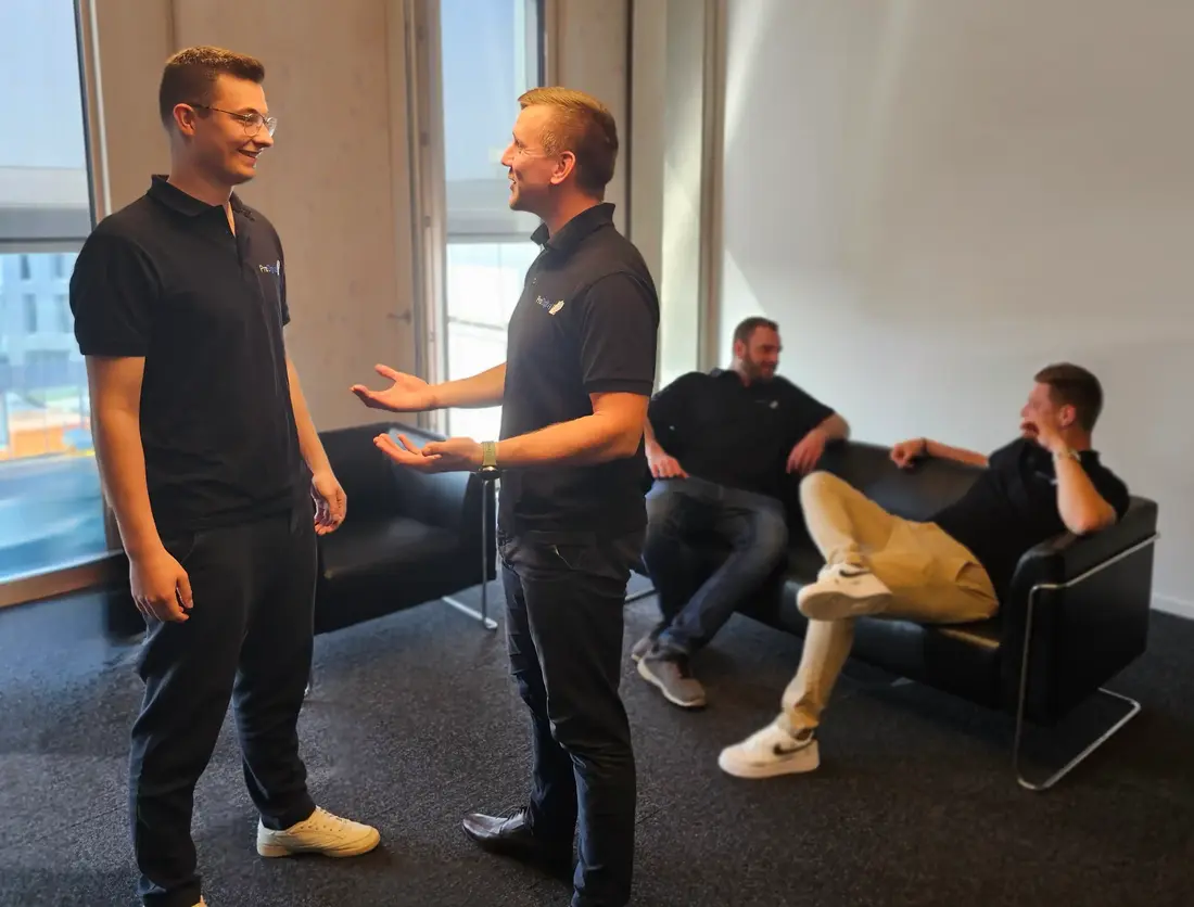 Kollegen im Gespräch